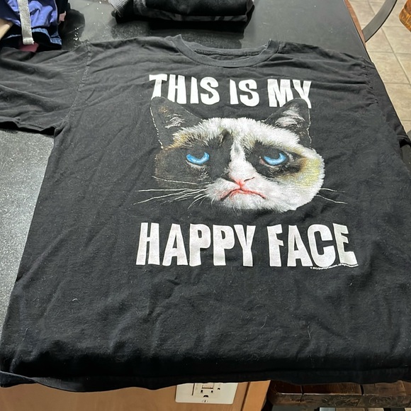 Grumpy cat black T-shirt, large - Picture 1 of 4